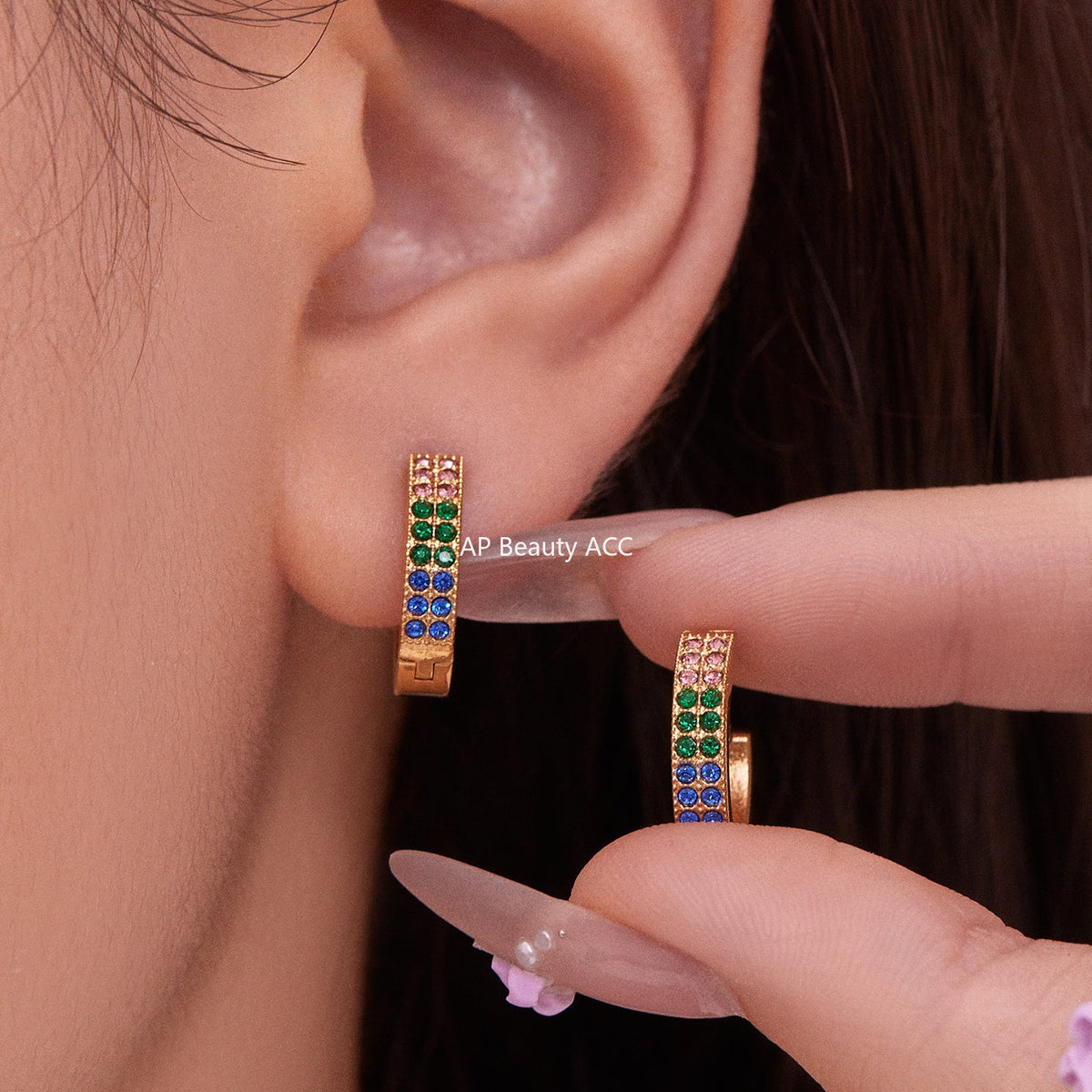 D관 - 스테인리스 18K 도금 C자형 멀티컬러 큐빅 귀걸이 [F798] 25.11-1