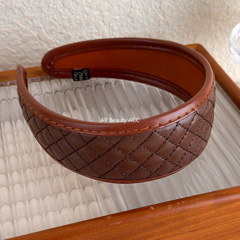 E관 - 브라운 PU 가죽 체크 패턴 와이드 머리띠 [27603] 25.10-4