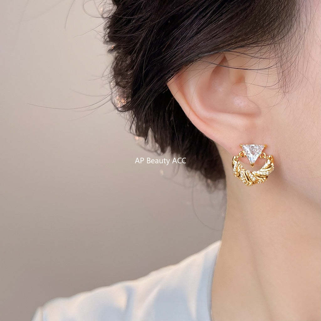 C관 - 925 은침 미니 큐빅 삼각형 크로와상 모양 귀걸이 [6989] 25.10-5