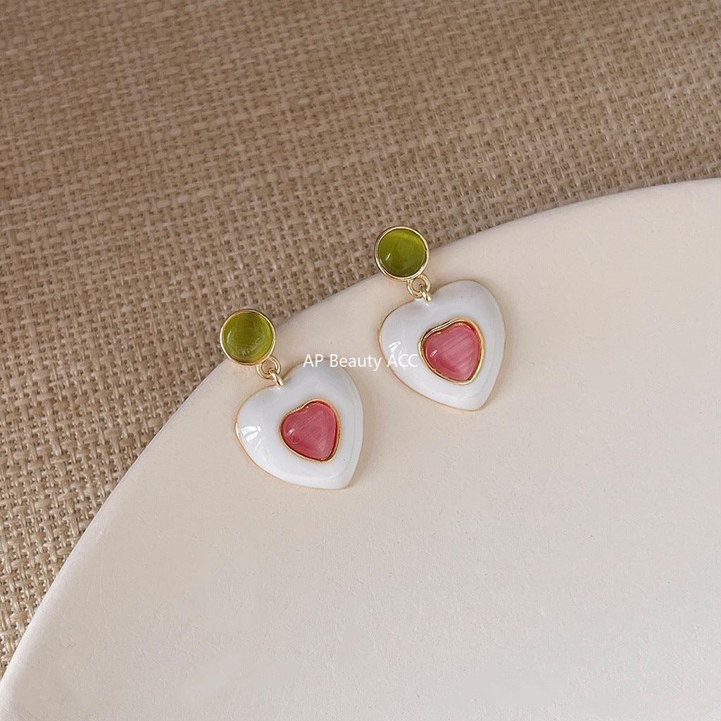 C관 - 핑크 글라스 묘안석 하트 디자인 산뜻한 화이트 휴양지 스타일 귀걸이 [A63] 24.03-3