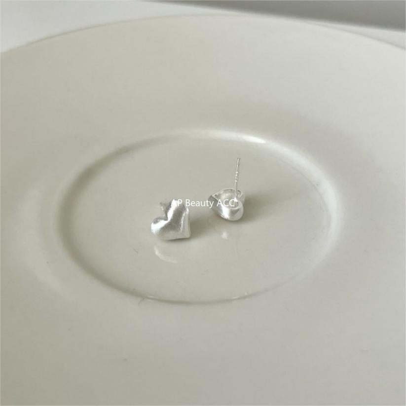 F관 - 925 실버 하트 브러시드 귀걸이 [C1191] 25.12-3