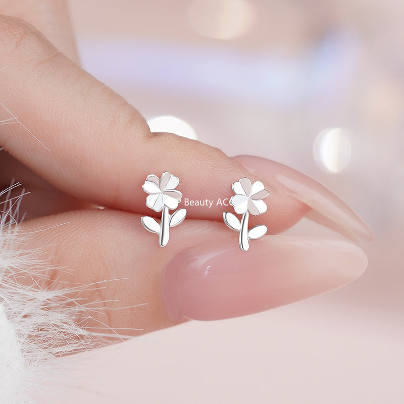 B관 - 999 실버 플라워 스터드 귀걸이 [YC5346E_1] 25.11-1