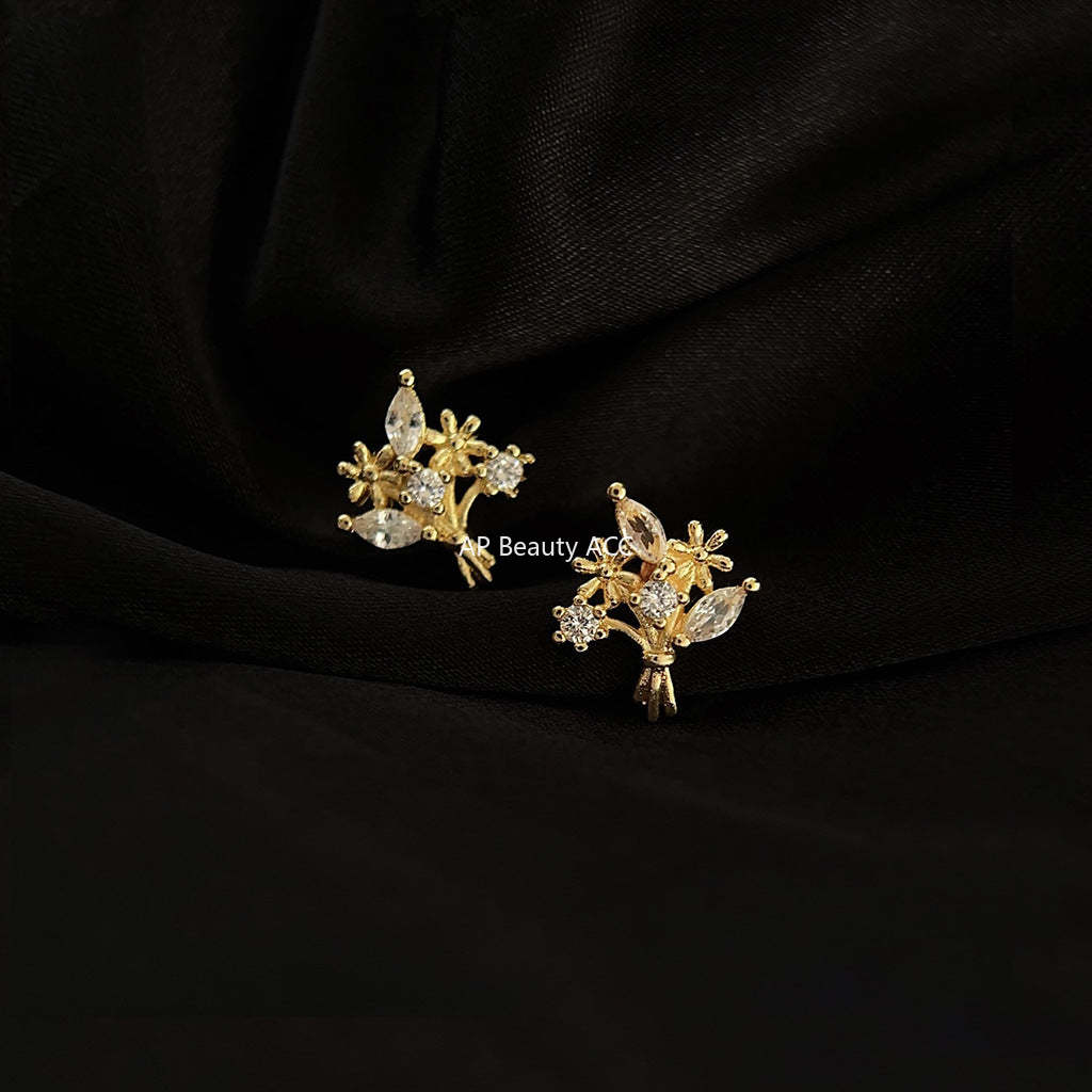 C관 - 미니 큐빅 14K 도금 은침 꽃다발 귀걸이 [3906] 24.05-1
