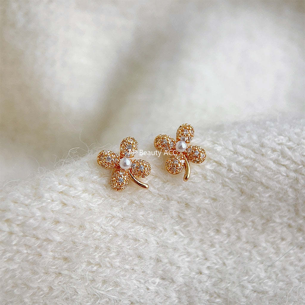 C관 - 미세 큐빅 꽃 모양 14K 도금 미니멀한 디자인 귀걸이 [3575] 24.01-2