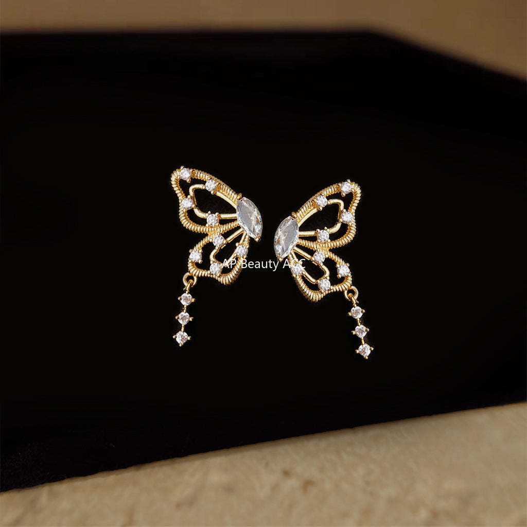 C관 - 큐빅 14K 도금 나비 925 은침 귀걸이 [6834] 25.09-4