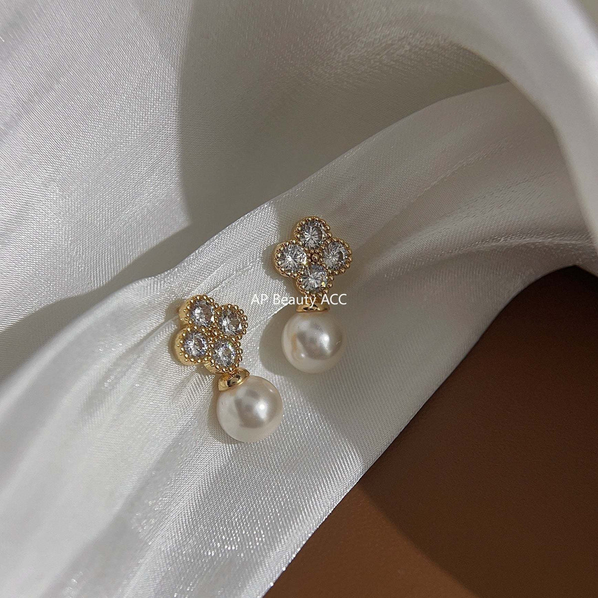 C관 - 행운의 네잎클로버 14K 도금 은침 귀걸이 간결하고 고급스러운 귀걸이 [3743] 24.04-3