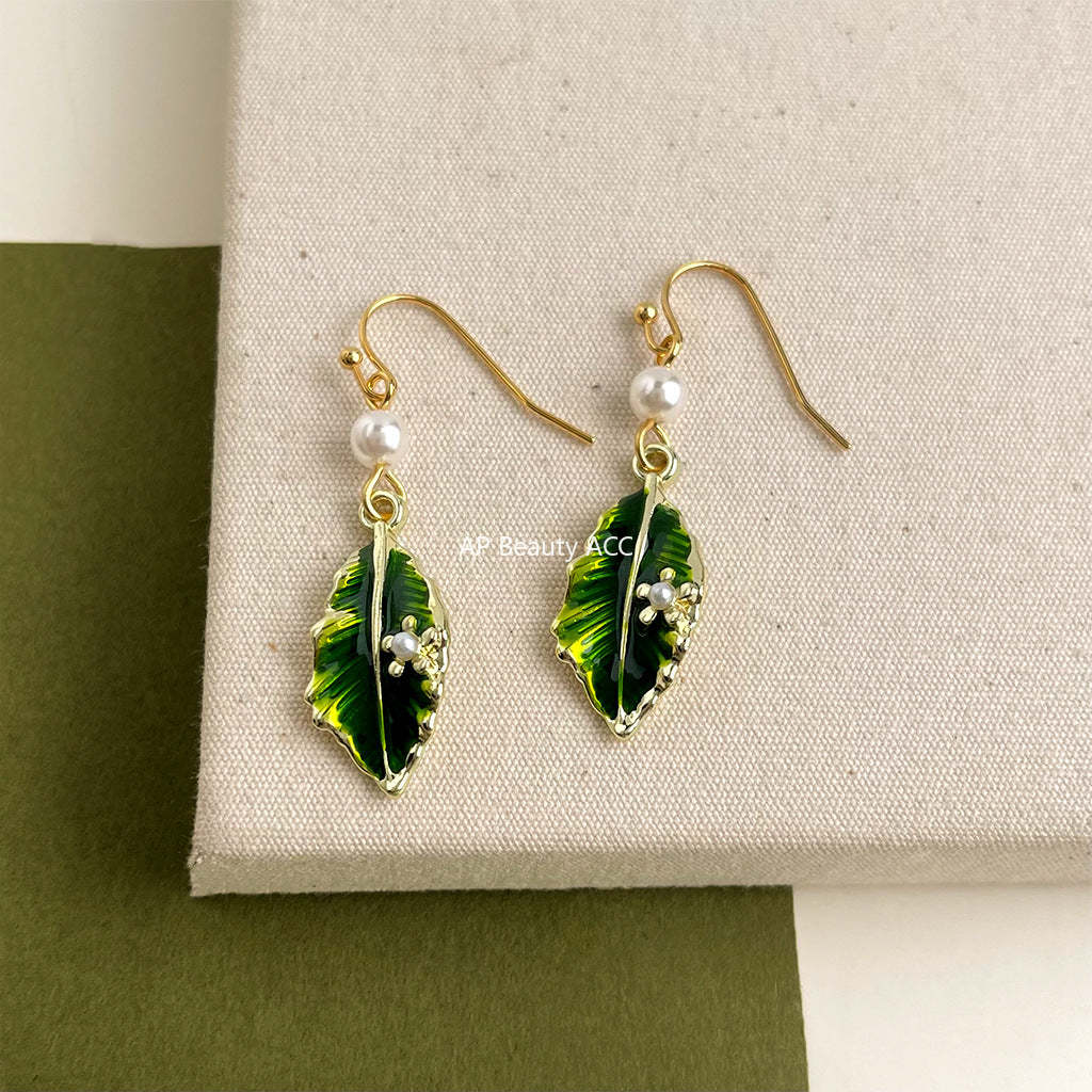 C관 - 에나멜 코팅 나뭇잎 디자인 핸드메이드 후크형 귀걸이 [5700] 25.03-2