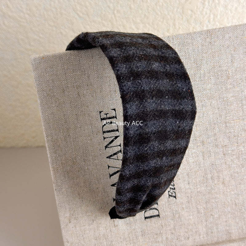 E관 - 레트로 체크무늬 패턴 와이드 머리띠 [27632] 25.11-1