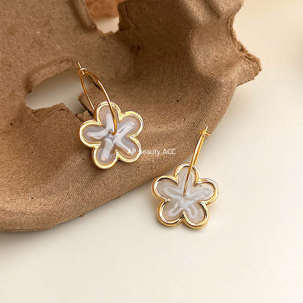 C관 - 14K 도금 심플 레진 플라워 링 귀걸이 [5172] 25.02-2