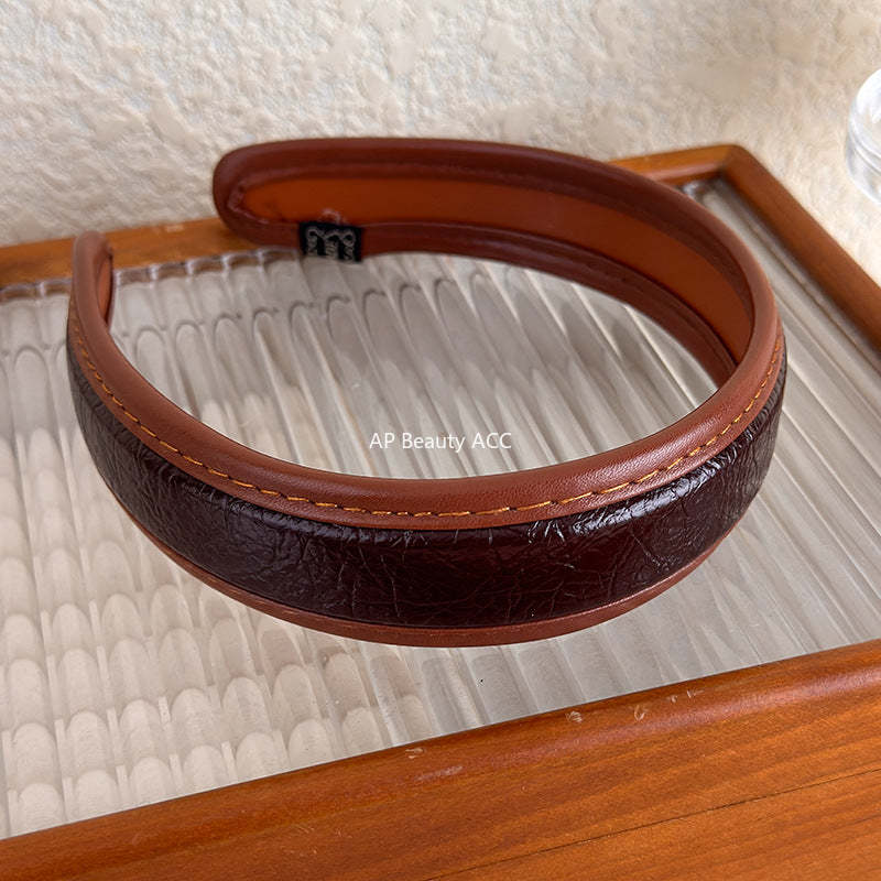 E관 - 브라운 PU 가죽 체크 패턴 와이드 머리띠 [27603] 25.10-4