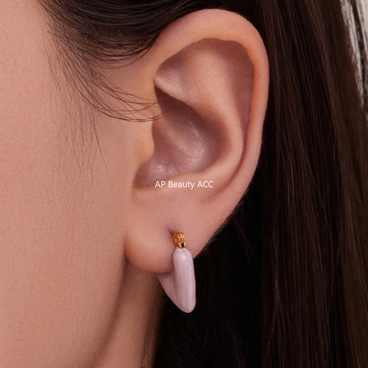 D관 - 티타늄 스틸 언밸런스 하트 18K 도금 귀걸이 [F924] 25.11-2