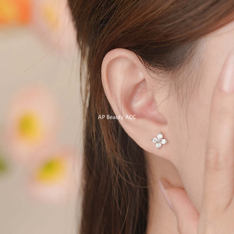 B관 - 999 실버 클로버 플라워 큐빅 스터드 귀걸이 [YC8241E_1] 25.10-4