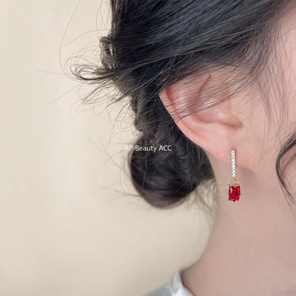 C관 - 14K 도금 큐빅 와인 레드 사각형 복고풍 귀걸이 [4235] 24.07-1