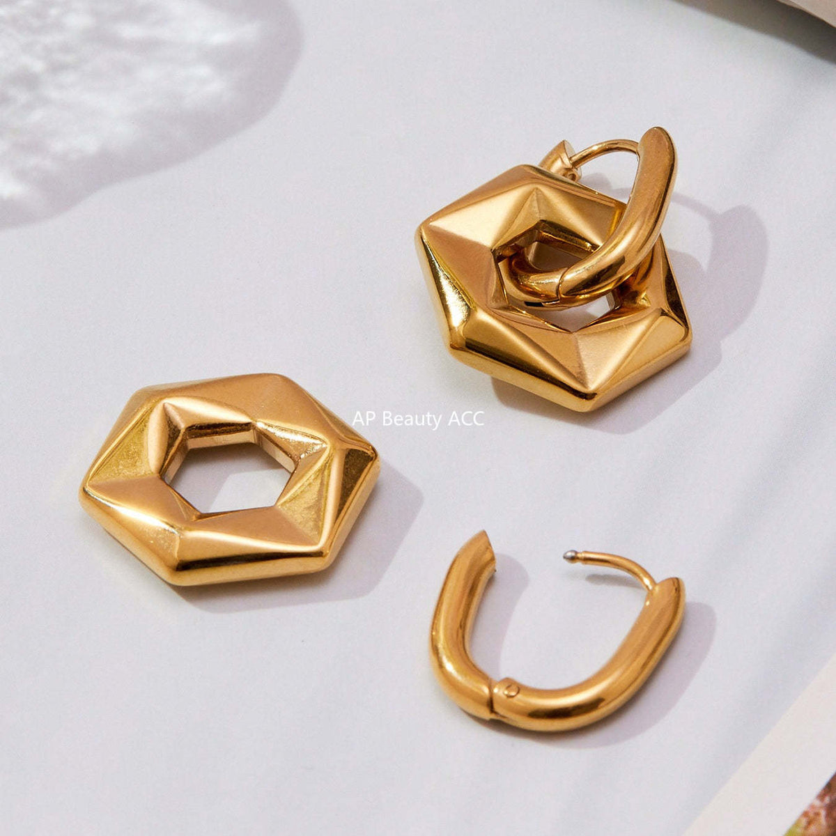 D관 - 스테인리스 18K 도금 비정형 육각형 펜던트 귀걸이 [F364] 25.10-5