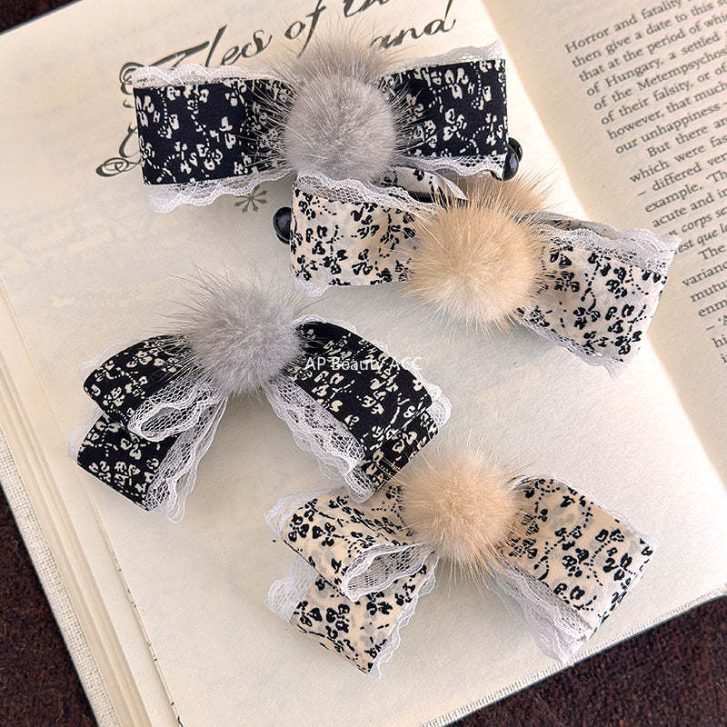 E관 - 플라워 패브릭 리본 퍼 볼 집게핀 [27774] 25.12-2