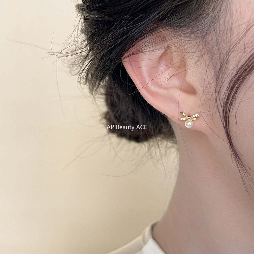 C관 - 나비 모양 미니 14K 도금 심플 귀걸이 [4135] 24.06-1