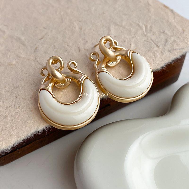 C관 - 레트로 실버 오픈 원형 레진 엘레강스 유니크 귀걸이 [E365] 24.02-1