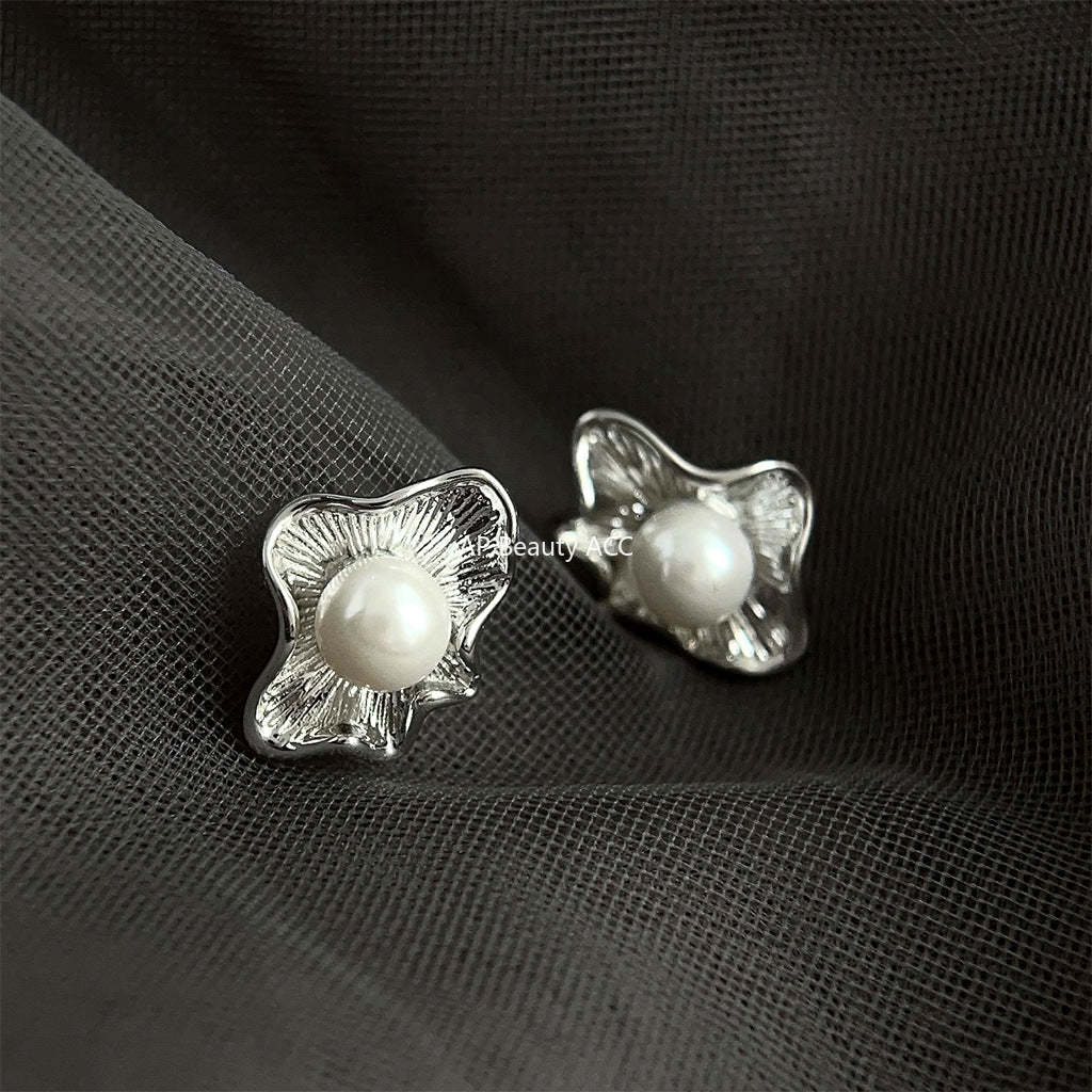 C관 - 디테일한 입체 패턴 세련된 귀걸이 [4117] 24.06-1