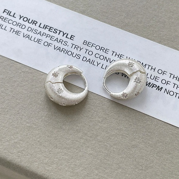 A관 - 세로 줄무늬 팔각별 큐빅 후프 귀걸이 [EH-4097] 25.12-1