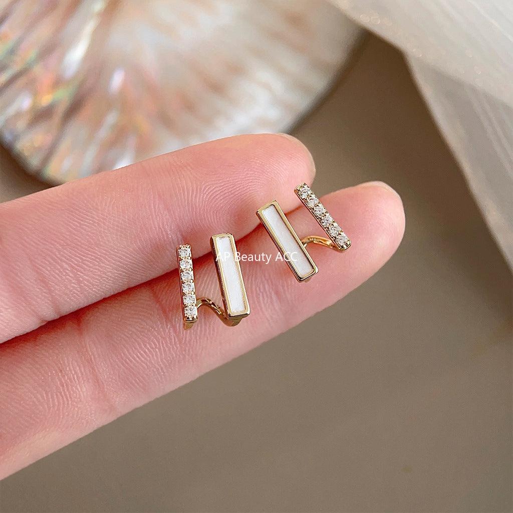 C관 - 큐빅 기하학 라인 14K 도금 모던 심플 귀걸이 [3617] 24.03-1