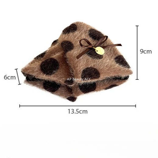 E관 - 플란넬 퍼 도트무늬 삼각형 대형 집게핀 [27615] 25.10-5