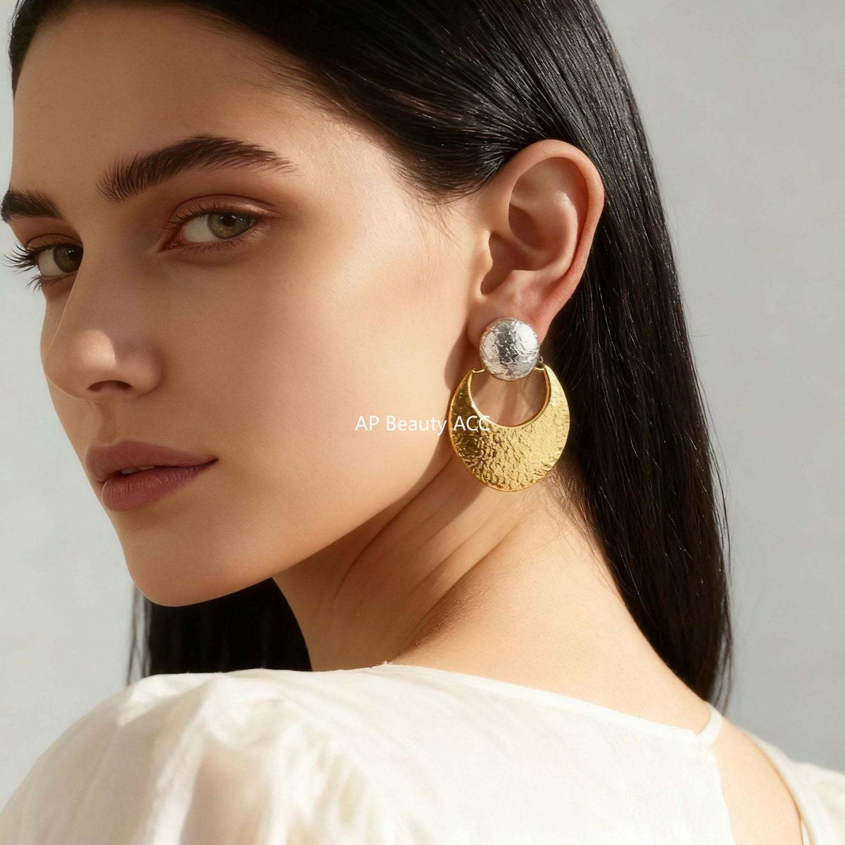 D관 - 스테인리스 스틸 투톤 달 모양 펀칭 패턴 귀걸이 [F407] 25.12-1