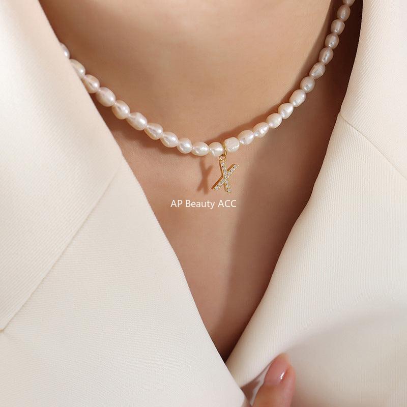 D관 - 담수진주 알파벳 큐빅 펜던트 티타늄 스틸 18K 도금 목걸이 [P1301] 24.01-2
