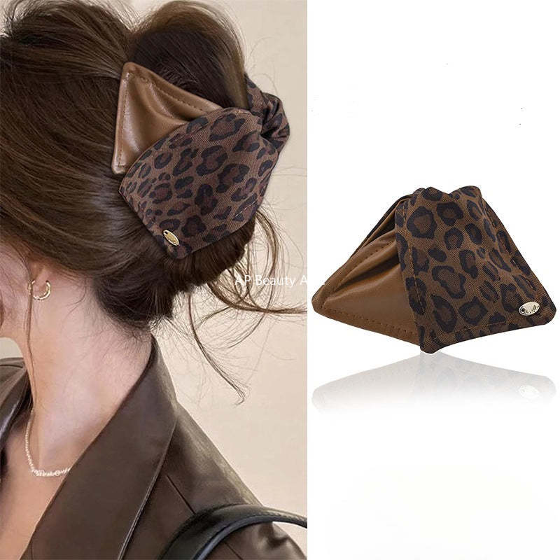 E관 - 가죽 호피무늬 삼각형 빈티지 집게핀 [27617] 25.10-5