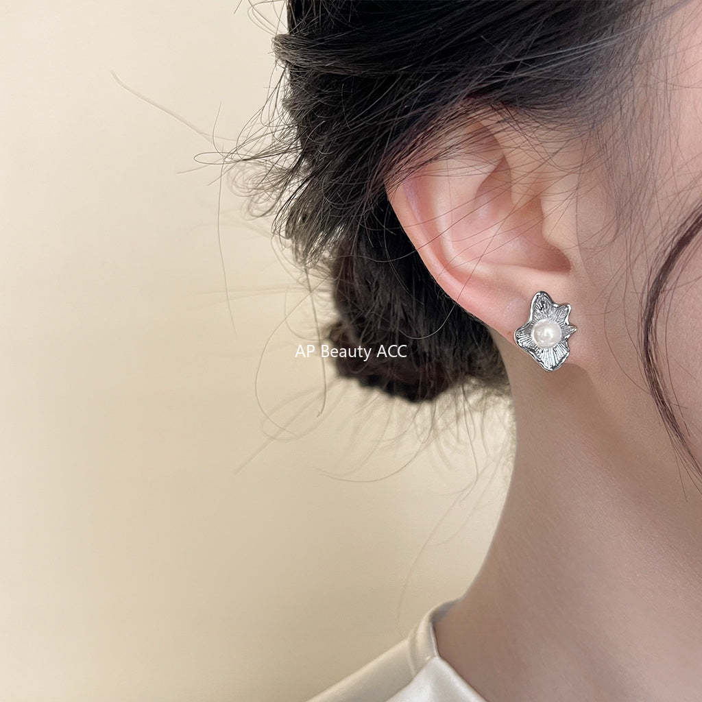 C관 - 디테일한 입체 패턴 세련된 귀걸이 [4117] 24.06-1