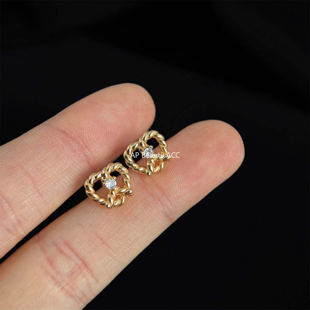 C관 - 미니 큐빅 간결한 하트 14K 도금 은침 귀걸이 [3694] 24.04-1