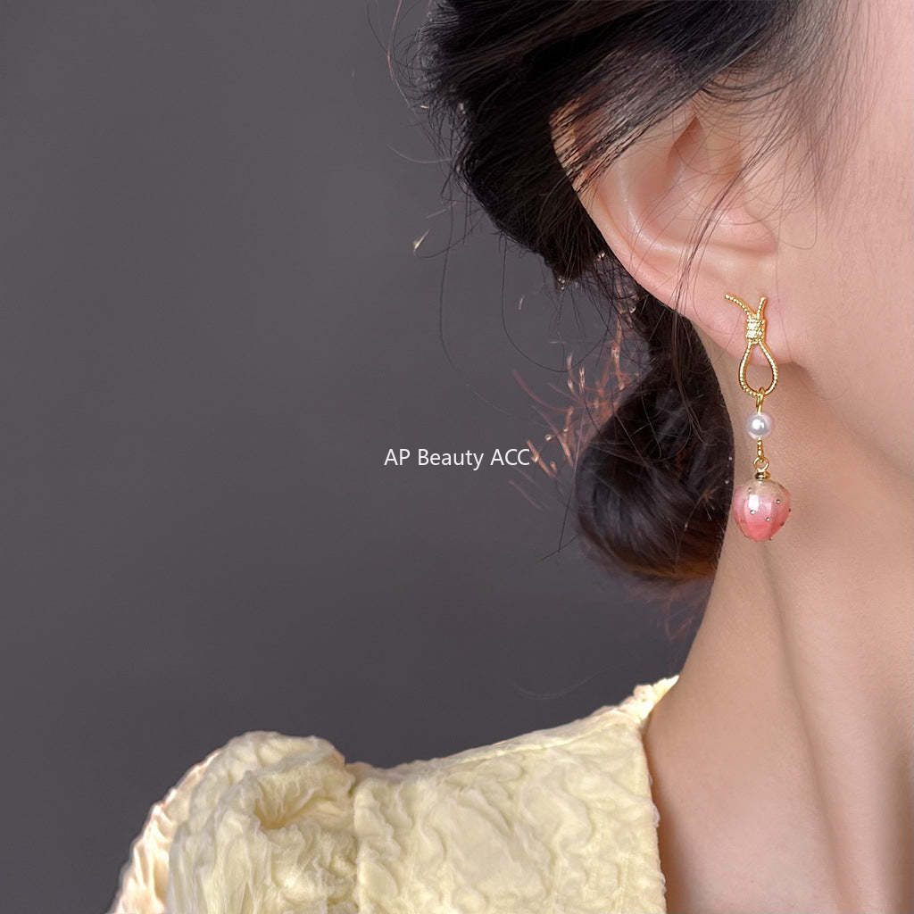 C관 - 딸기 디자인 핑크 진주 14K 도금 은침 귀걸이 [5809] 25.04-3
