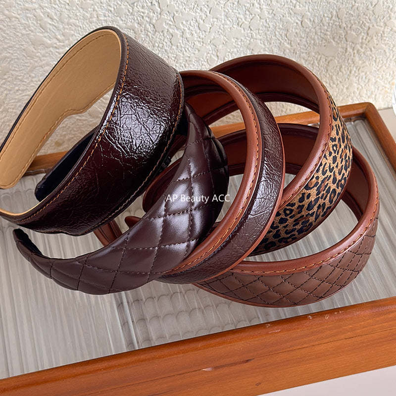 E관 - 브라운 PU 가죽 체크 패턴 와이드 머리띠 [27603] 25.10-4