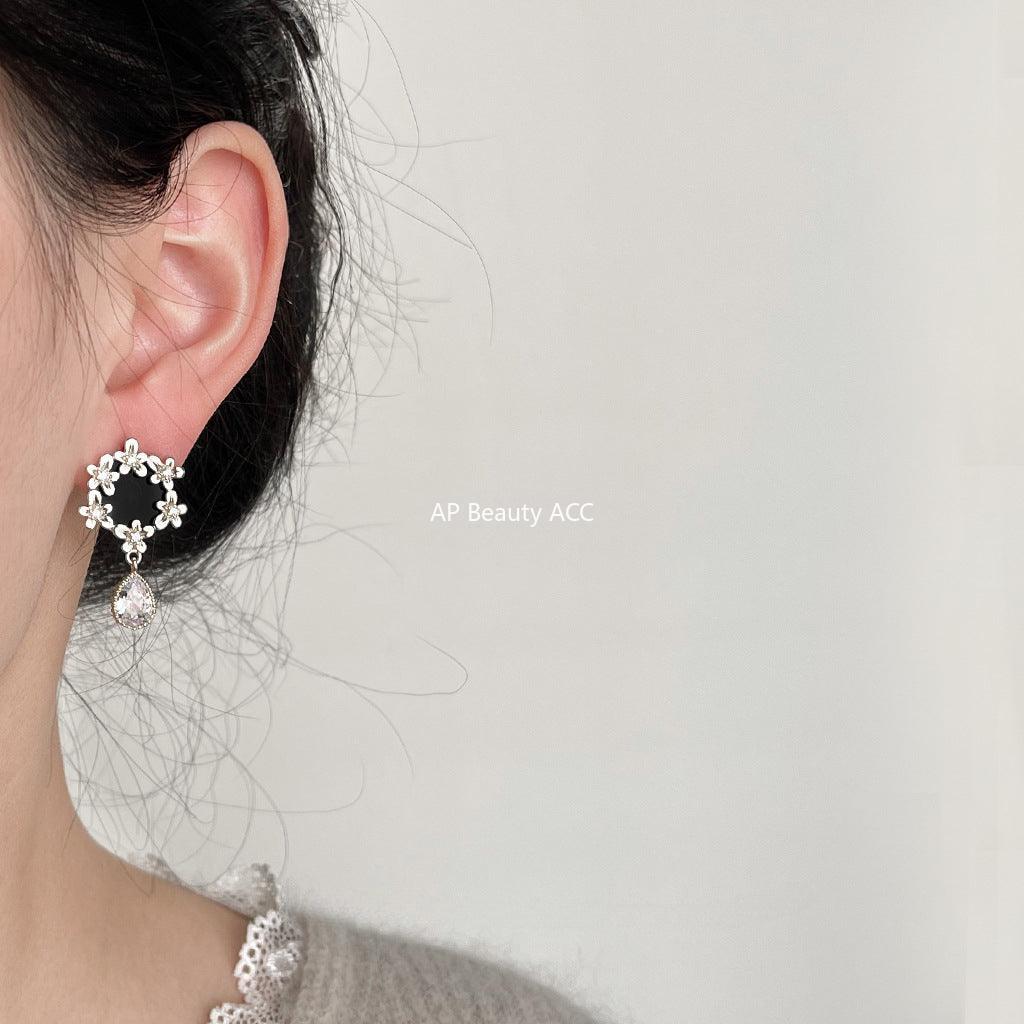 C관 - 샴페인 골드 플라워 큐빅 디자인 산뜻한 화관 귀걸이 [3573] 24.03-1