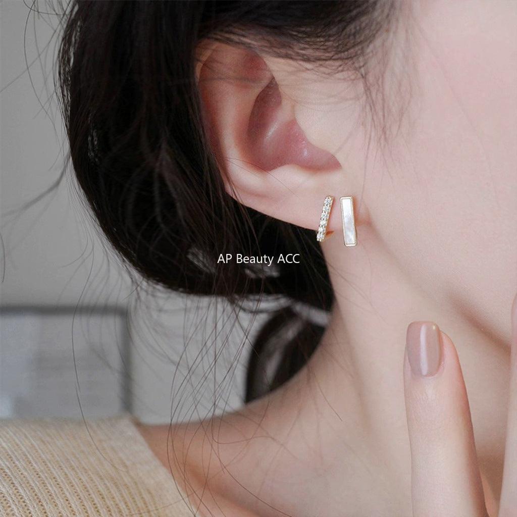 C관 - 큐빅 기하학 라인 14K 도금 모던 심플 귀걸이 [3617] 24.03-1