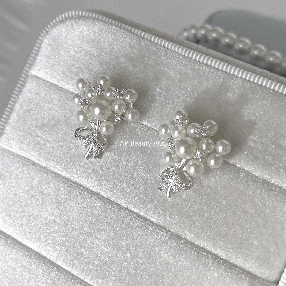 A관 - 리본 진주 큐빅 플라워 스터드 귀걸이 [EH-4112] 25.10-1