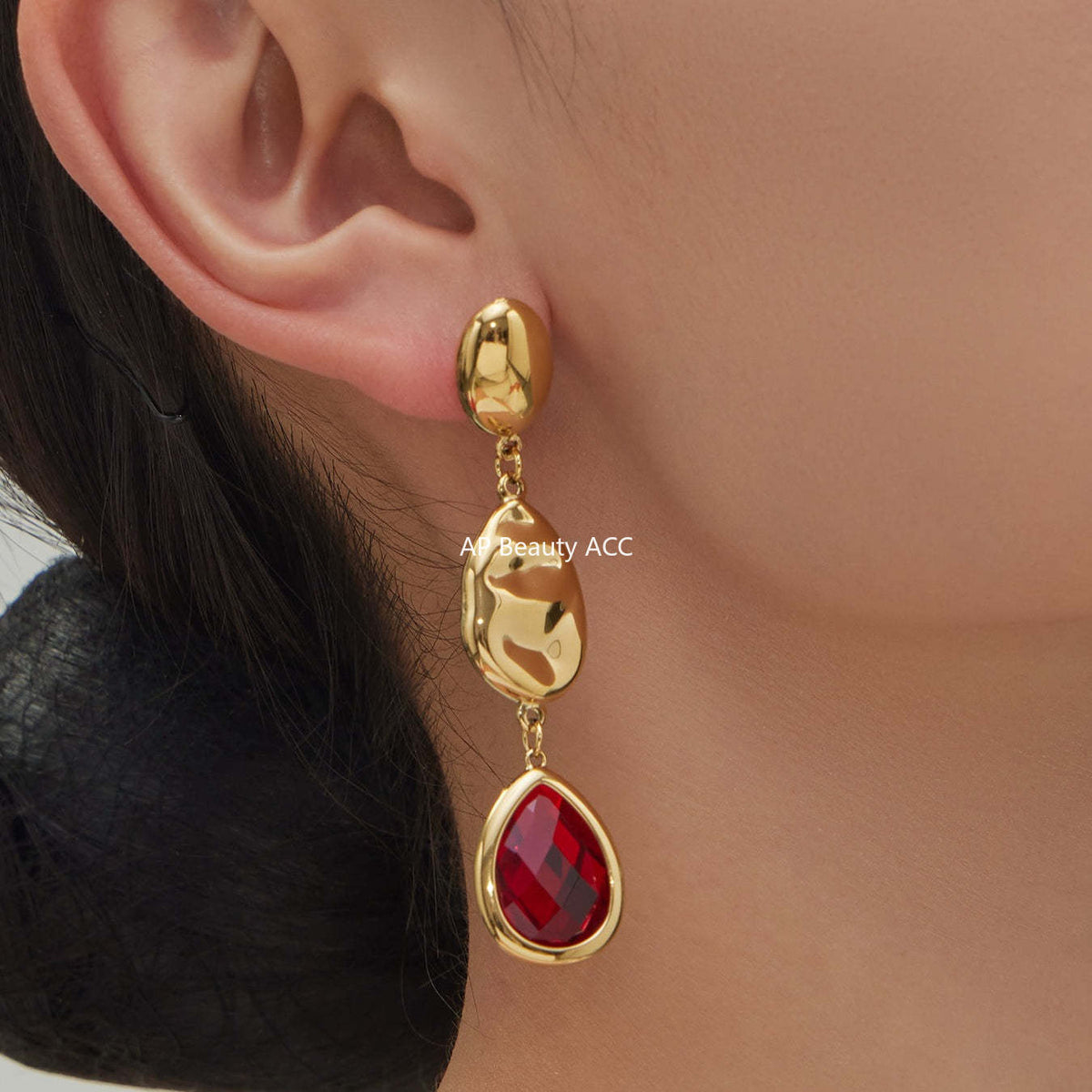 D관 - 스테인리스 스틸 물방울 컷팅 글라스 스톤 18K도금 드롭 귀걸이 [F764] 25.12-1