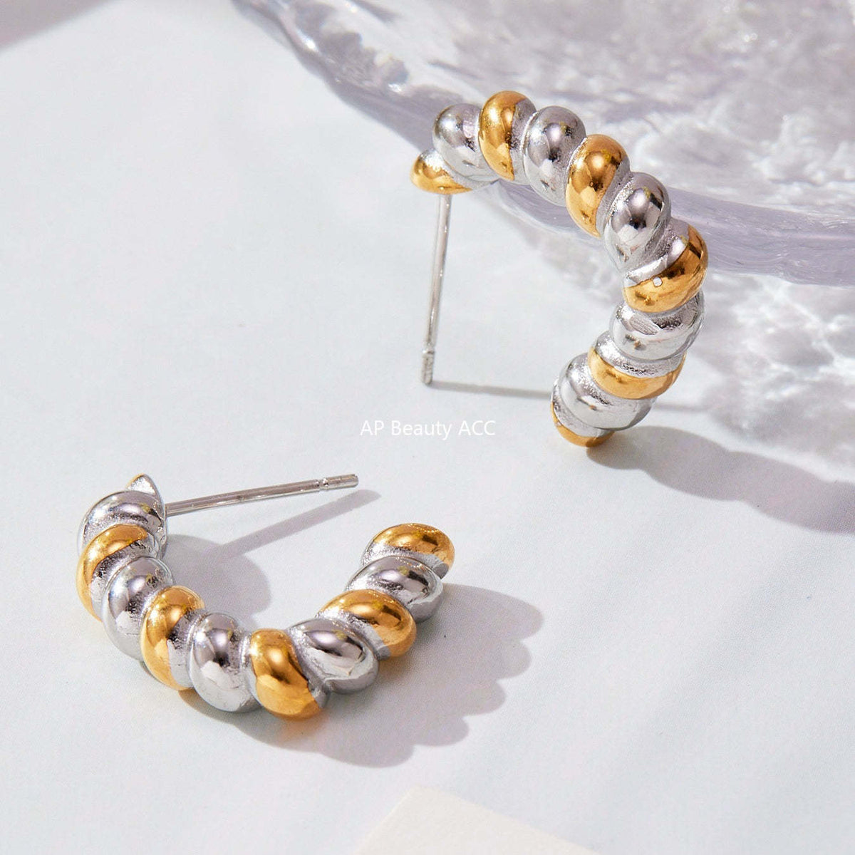 D관 - 스테인리스 18K 도금 투톤 꼬임 트위스트 모양 귀걸이 [F970] 25.10-5