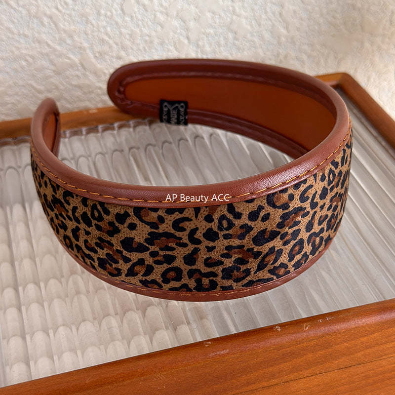 E관 - 브라운 PU 가죽 체크 패턴 와이드 머리띠 [27603] 25.10-4