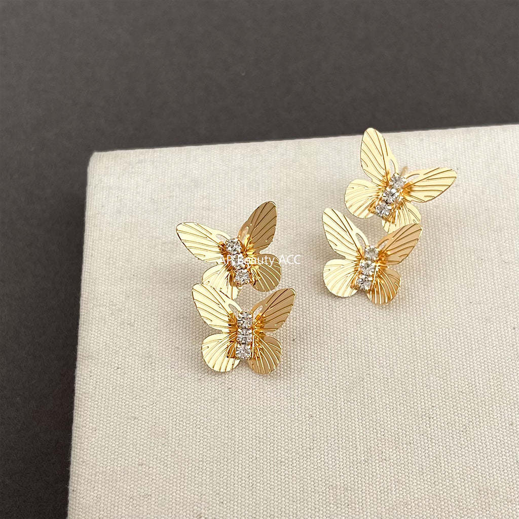 C관 - 입체 나비 큐빅 은침 귀걸이 [5867-5868] 25.04-3