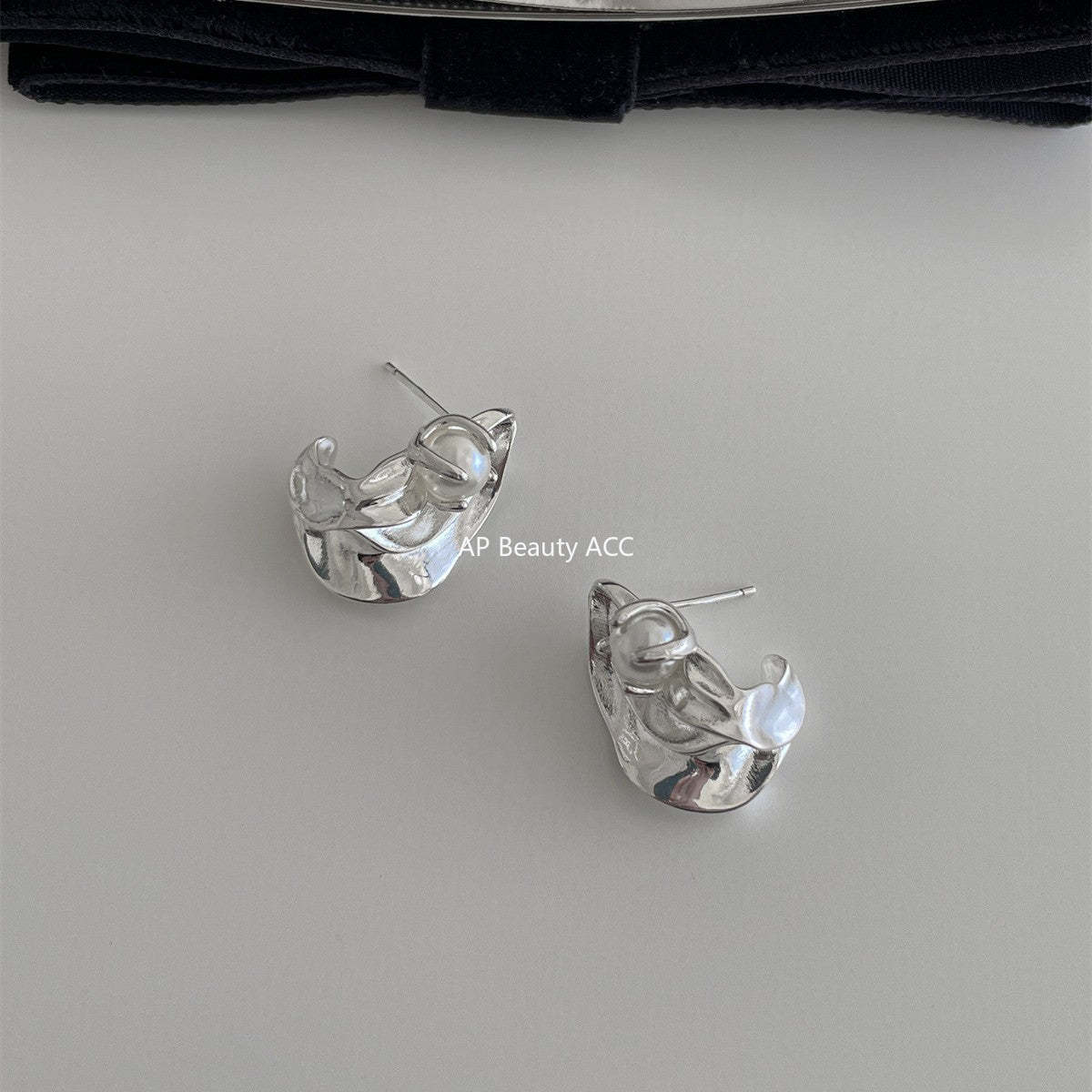 A관 - 925 은침 진주 비정형 메탈 귀걸이 [EH-3589] 25.05-5