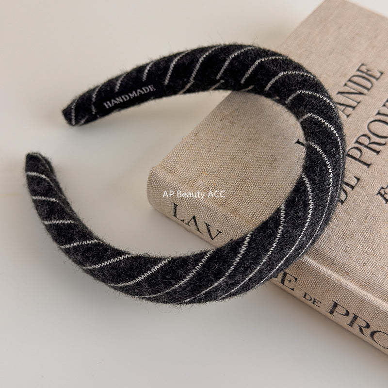 E관 - 니트 스트라이프 와이드 스펀지 머리띠 [27524] 25.09-4