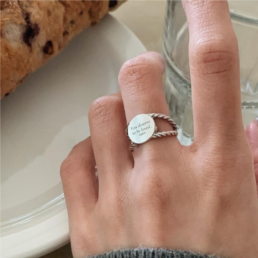 F관 - 925 실버 영어문구 원형 플레이트 심플 디자인 반지 [J1826] 25.10-4