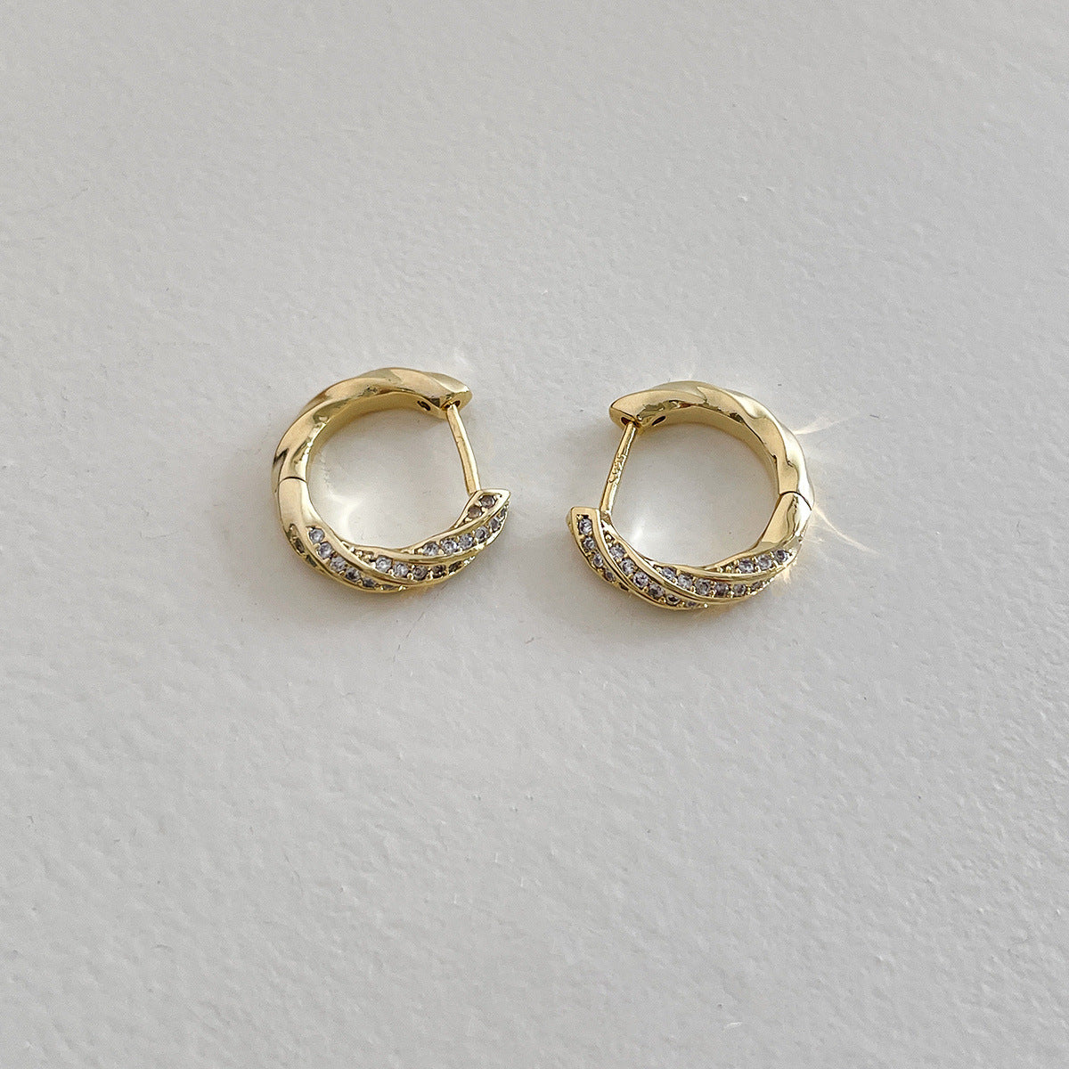 A관 - 925 은침 뫼비우스 큐빅 후프 귀걸이 [EH-4194] 25.10-3