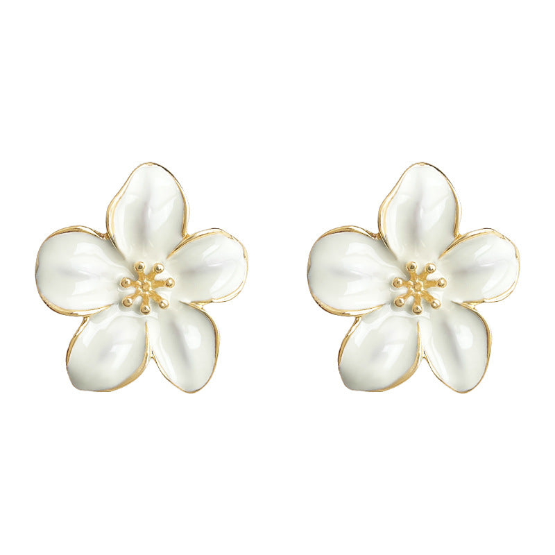 C관 - 화이트 플라워 에나멜 코팅 은침 귀걸이 [5745] 25.03-3