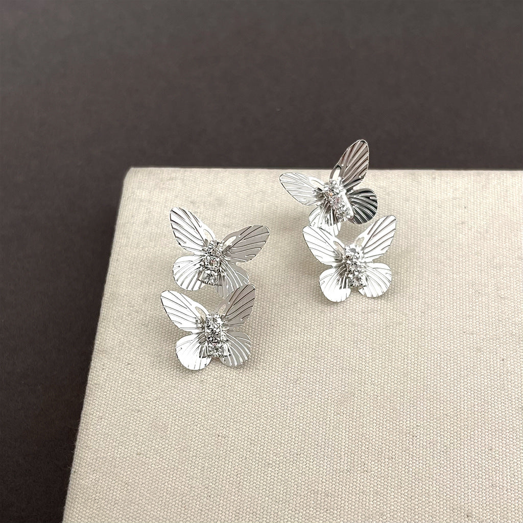 C관 - 입체 나비 큐빅 은침 귀걸이 [5867-5868] 25.04-3