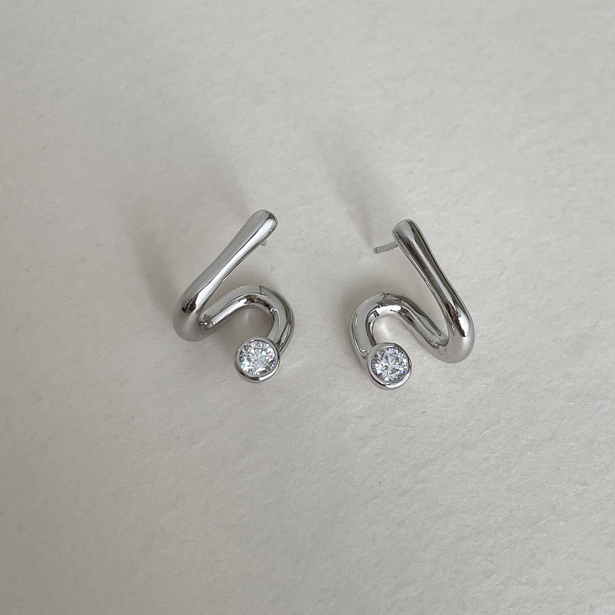 A관 - 925 은침 라인 곡선 디자인 큐빅 귀걸이 [EH-4049] 25.10-5