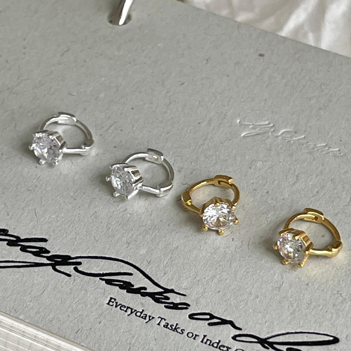 F관 - 925 실버 6프롱 큐빅 귀걸이 [C1420] 25.11-3