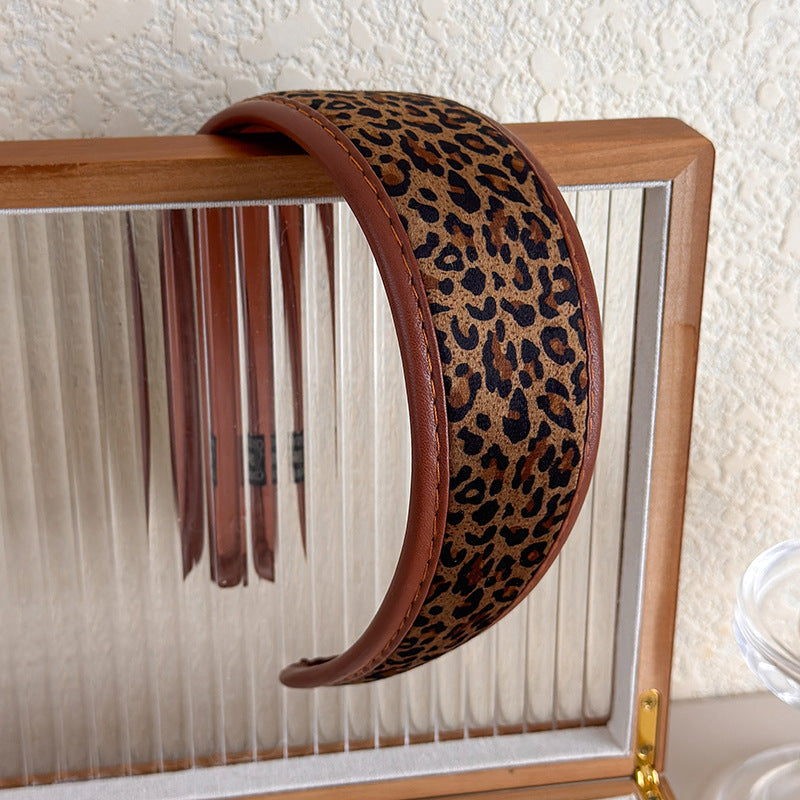 E관 - 브라운 PU 가죽 체크 패턴 와이드 머리띠 [27603] 25.10-4