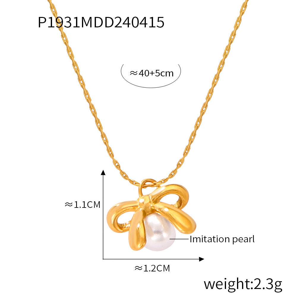 D관 - 프렌치 디자인 리본 로마 모조 진주 라운드 펜던트 티타늄 스틸 도금 목걸이 [P1930-3] 24.04-3