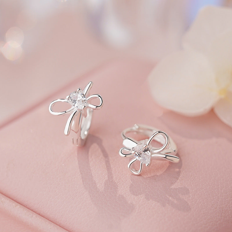 B관 - 925 실버 물방울 큐빅 리본 모양 귀걸이 [YC2510E_1] 25.11-1